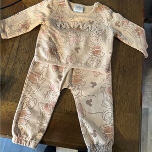 Minnie Mouse pants outfit (2)